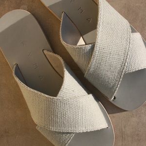 Kyma sandals in Grey canvas with leather sole NIB